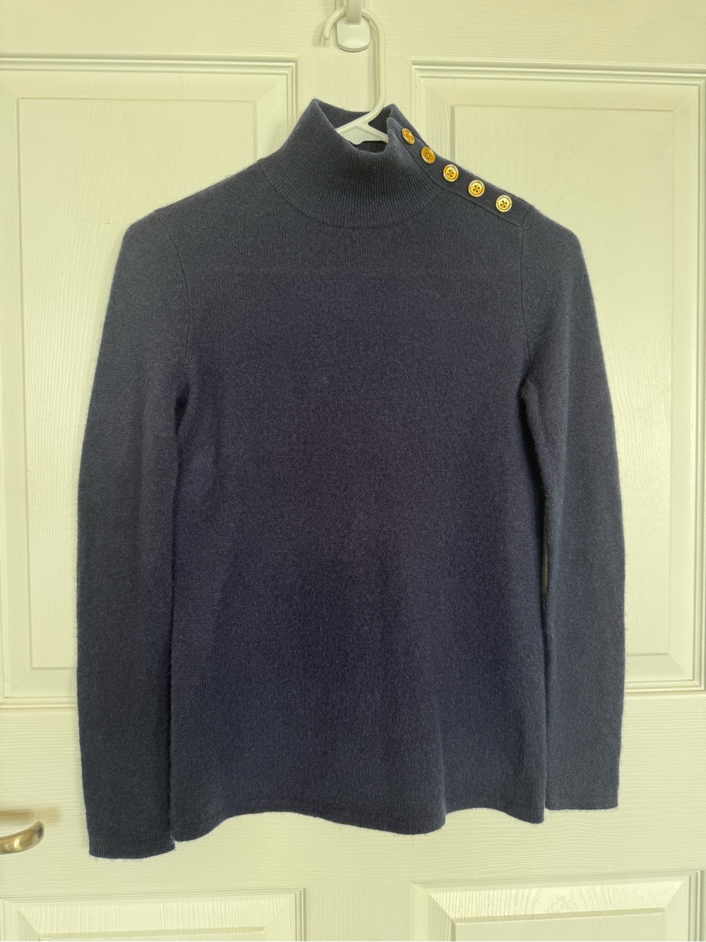 Bloomingdale’s cashmere pullover sweater mock neck button detail no flaws